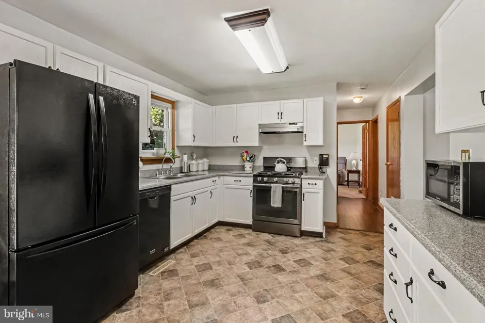 37 GOLDENROD DRIVE Carlisle, PA 17015