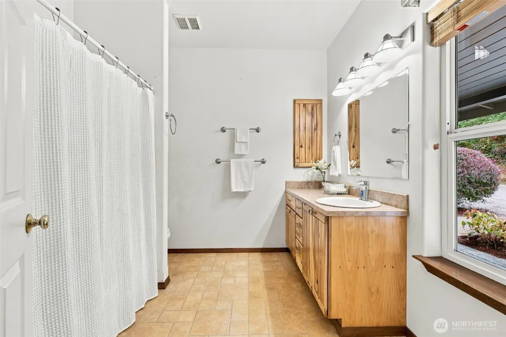 3546 Thorndyke Road Port Ludlow, WA 98365