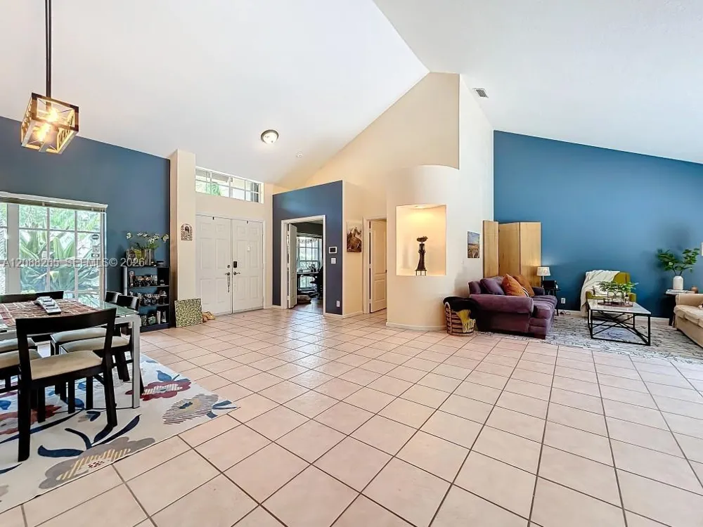 1342 NW 195th Ave Pembroke Pines, FL 33029