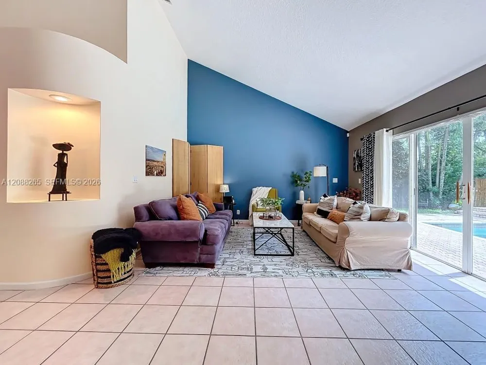 1342 NW 195th Ave Pembroke Pines, FL 33029