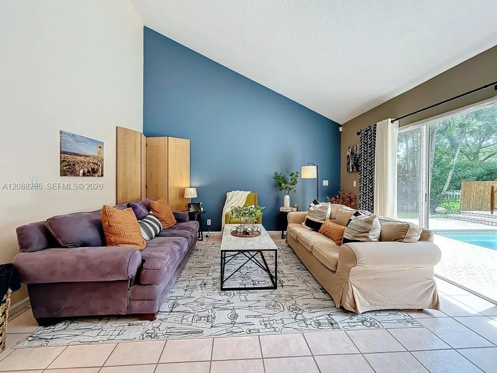 1342 NW 195th Ave Pembroke Pines, FL 33029