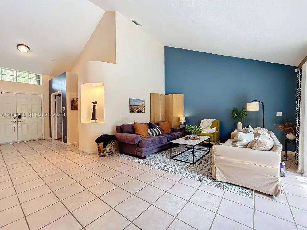 1342 NW 195th Ave Pembroke Pines, FL 33029