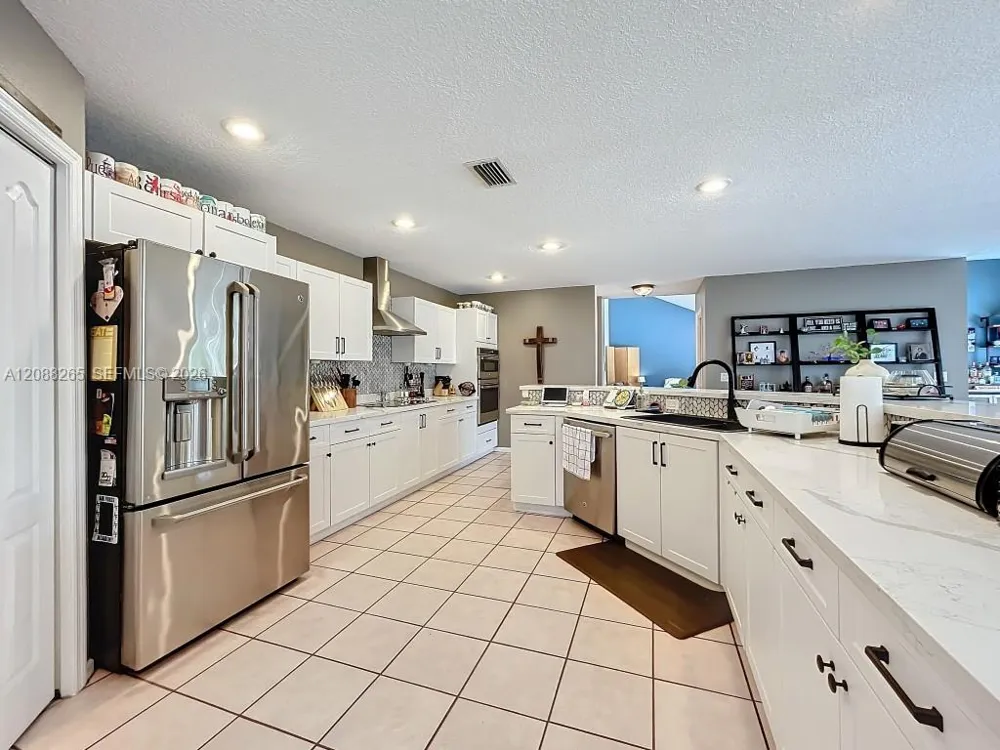 1342 NW 195th Ave Pembroke Pines, FL 33029