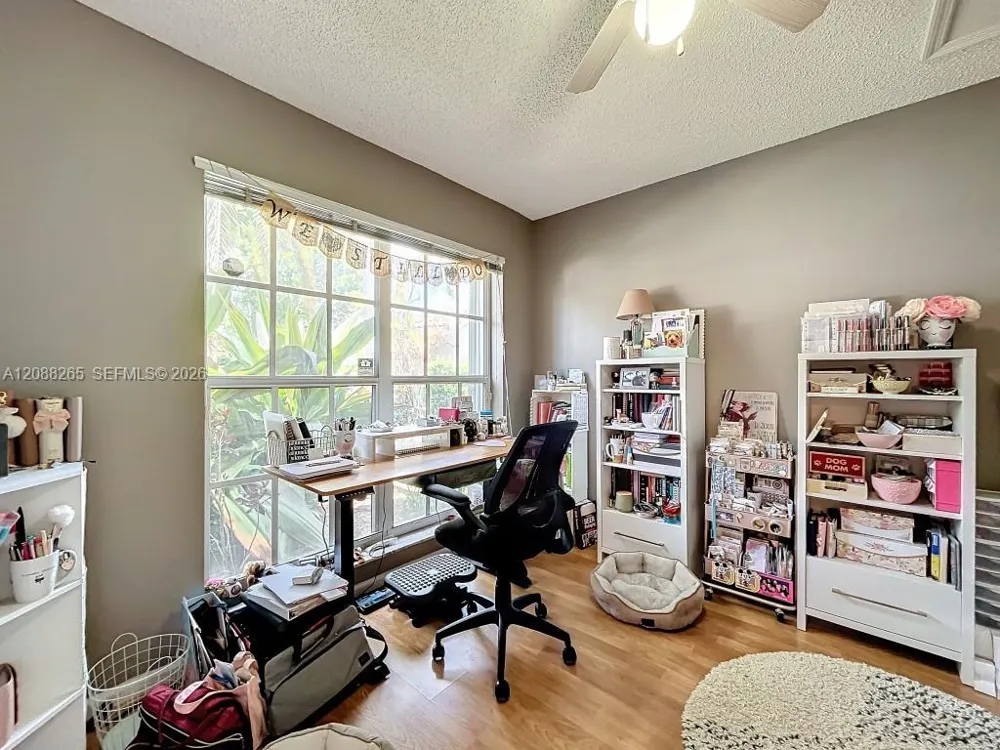 1342 NW 195th Ave Pembroke Pines, FL 33029