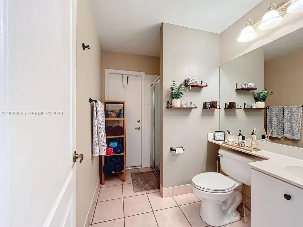 1342 NW 195th Ave Pembroke Pines, FL 33029