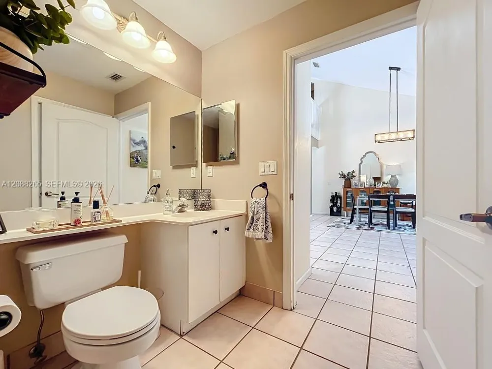 1342 NW 195th Ave Pembroke Pines, FL 33029
