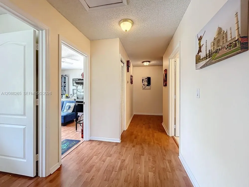 1342 NW 195th Ave Pembroke Pines, FL 33029