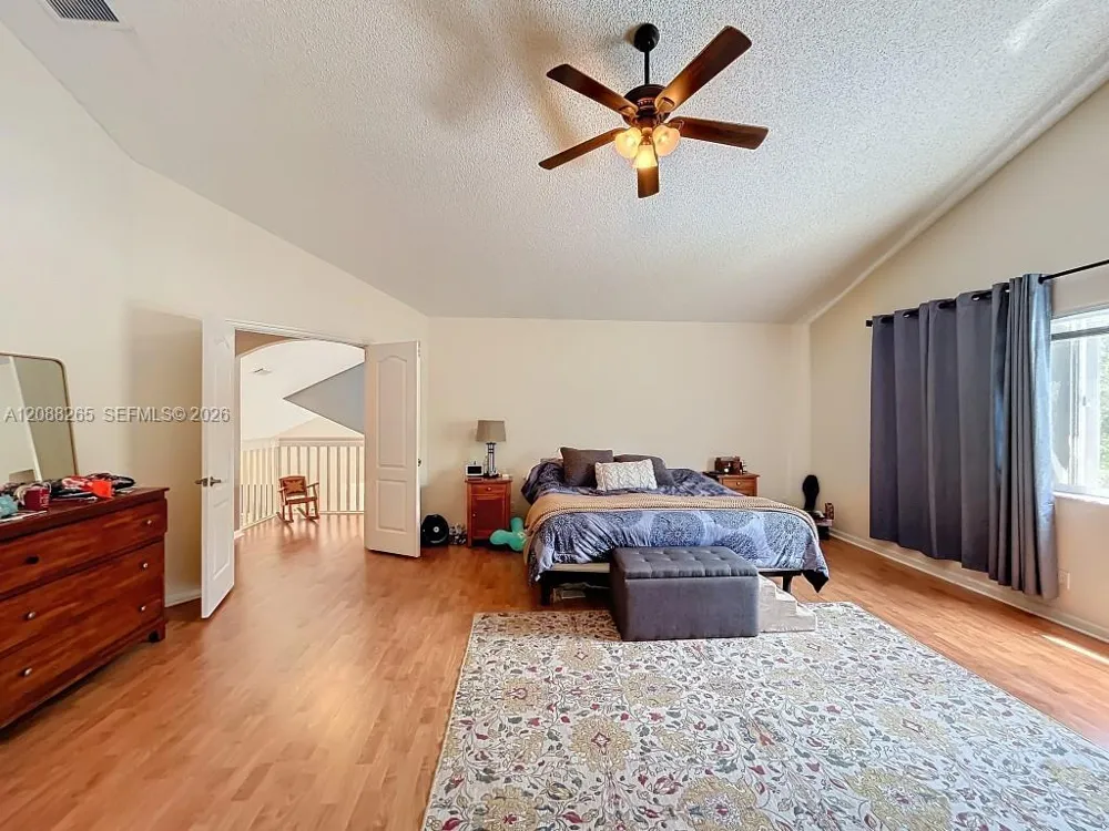 1342 NW 195th Ave Pembroke Pines, FL 33029