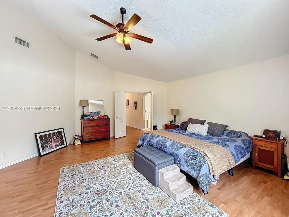 1342 NW 195th Ave Pembroke Pines, FL 33029