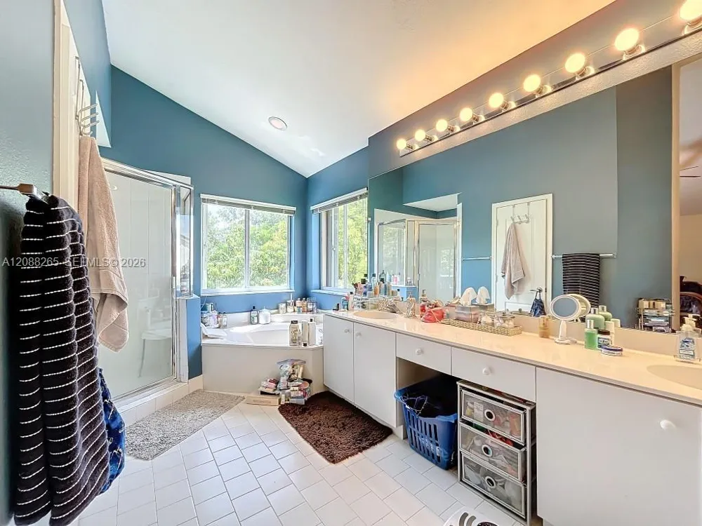 1342 NW 195th Ave Pembroke Pines, FL 33029
