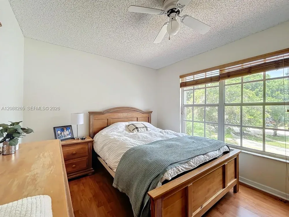 1342 NW 195th Ave Pembroke Pines, FL 33029