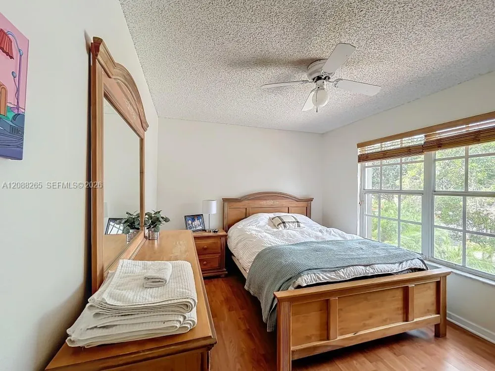 1342 NW 195th Ave Pembroke Pines, FL 33029