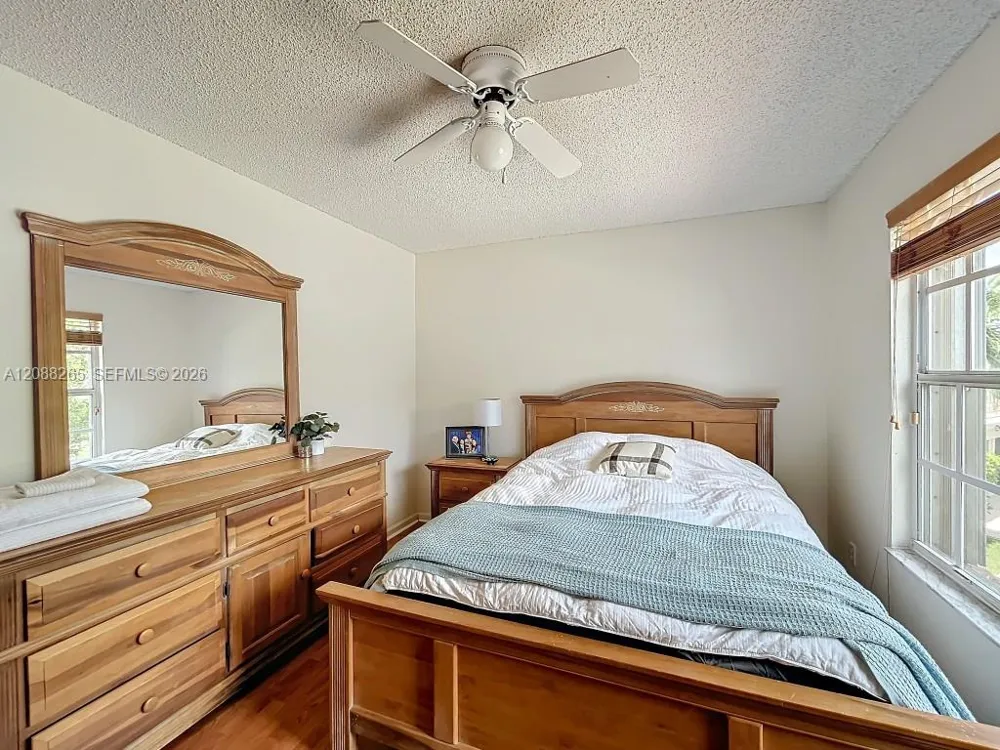 1342 NW 195th Ave Pembroke Pines, FL 33029