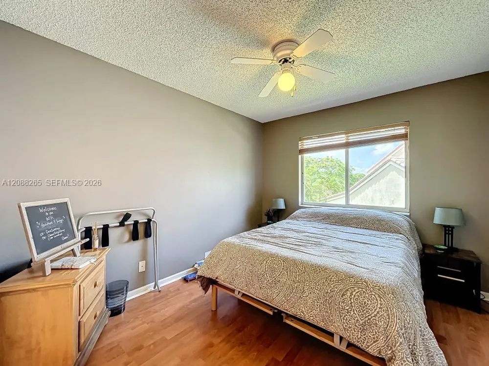 1342 NW 195th Ave Pembroke Pines, FL 33029