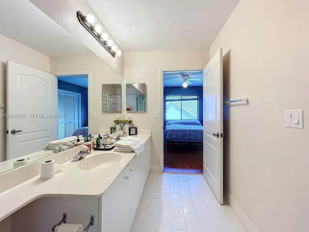 1342 NW 195th Ave Pembroke Pines, FL 33029