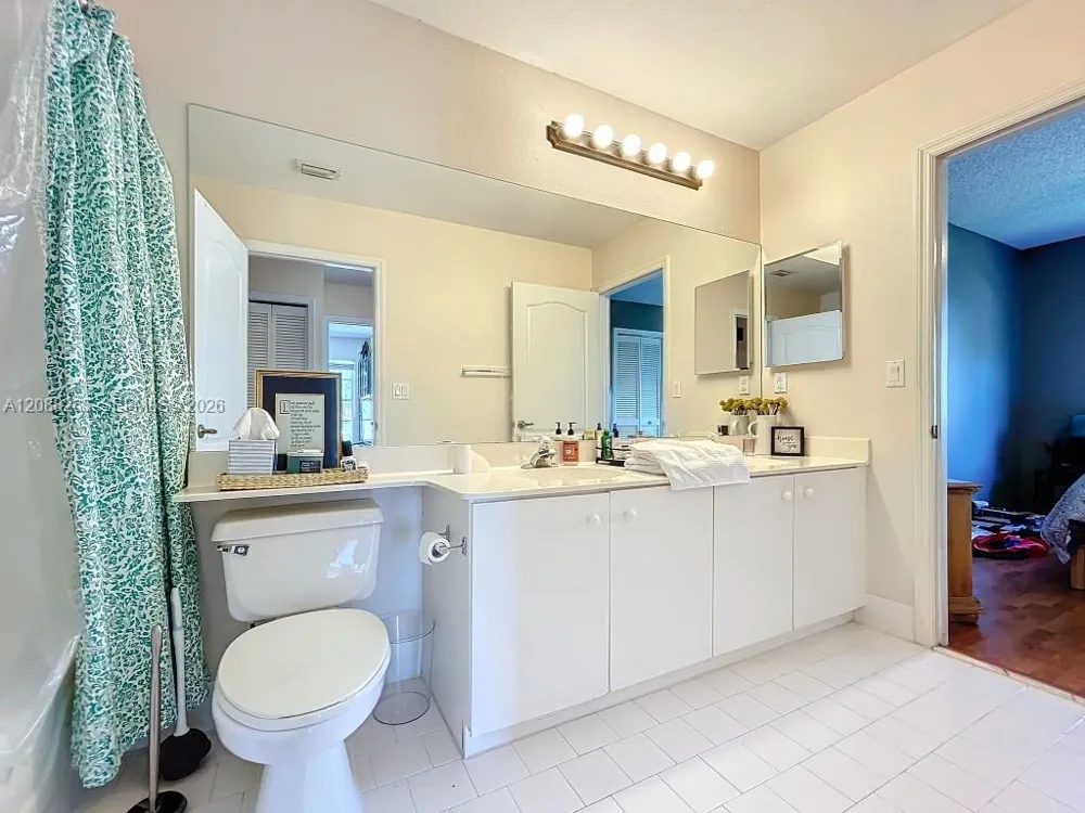 1342 NW 195th Ave Pembroke Pines, FL 33029