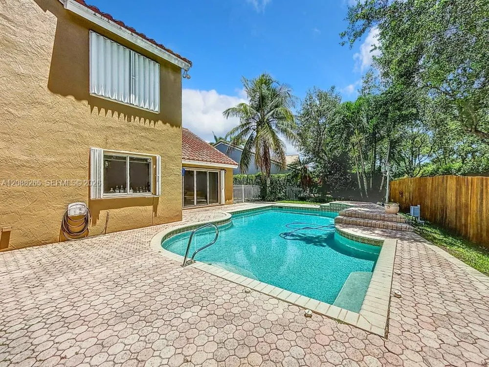 1342 NW 195th Ave Pembroke Pines, FL 33029