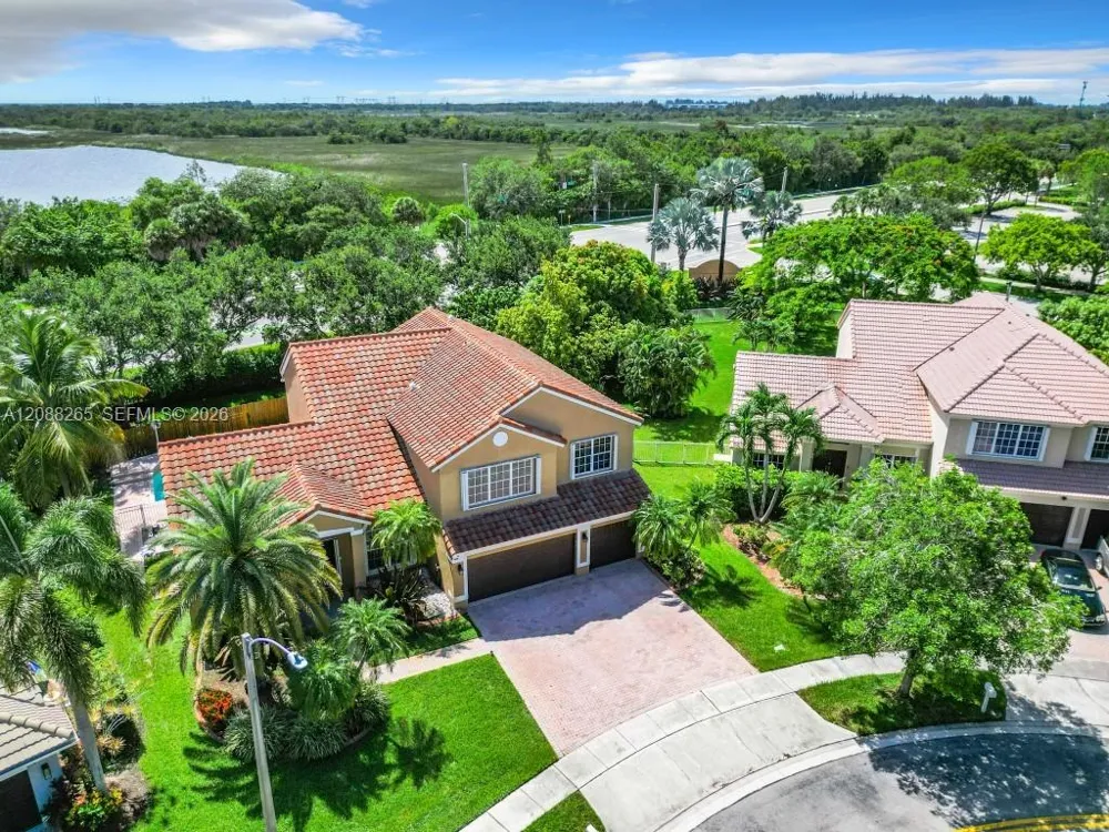 1342 NW 195th Ave Pembroke Pines, FL 33029