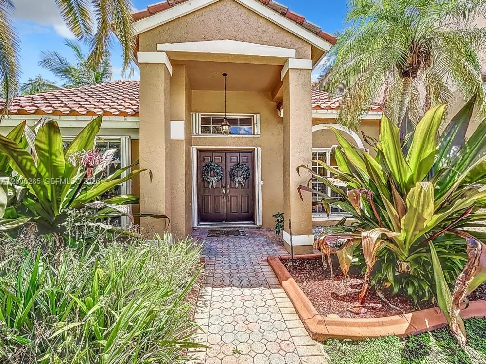 1342 NW 195th Ave Pembroke Pines, FL 33029