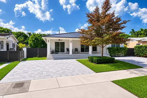 1920 SW 32ND PLACE