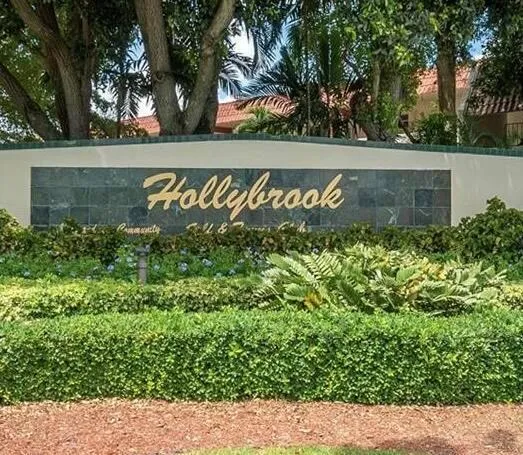 9410 HOLLYBROOK LAKE DRIVE #302 Pembroke Pines, FL 33025