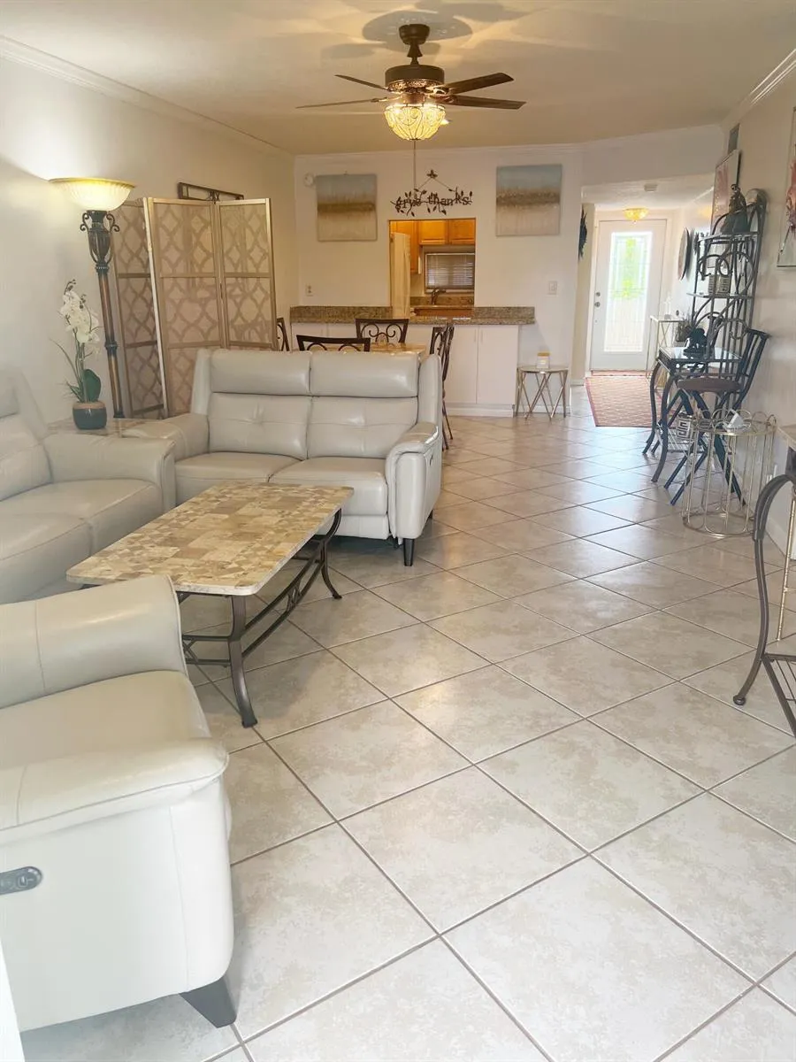 9410 HOLLYBROOK LAKE DRIVE #302 Pembroke Pines, FL 33025