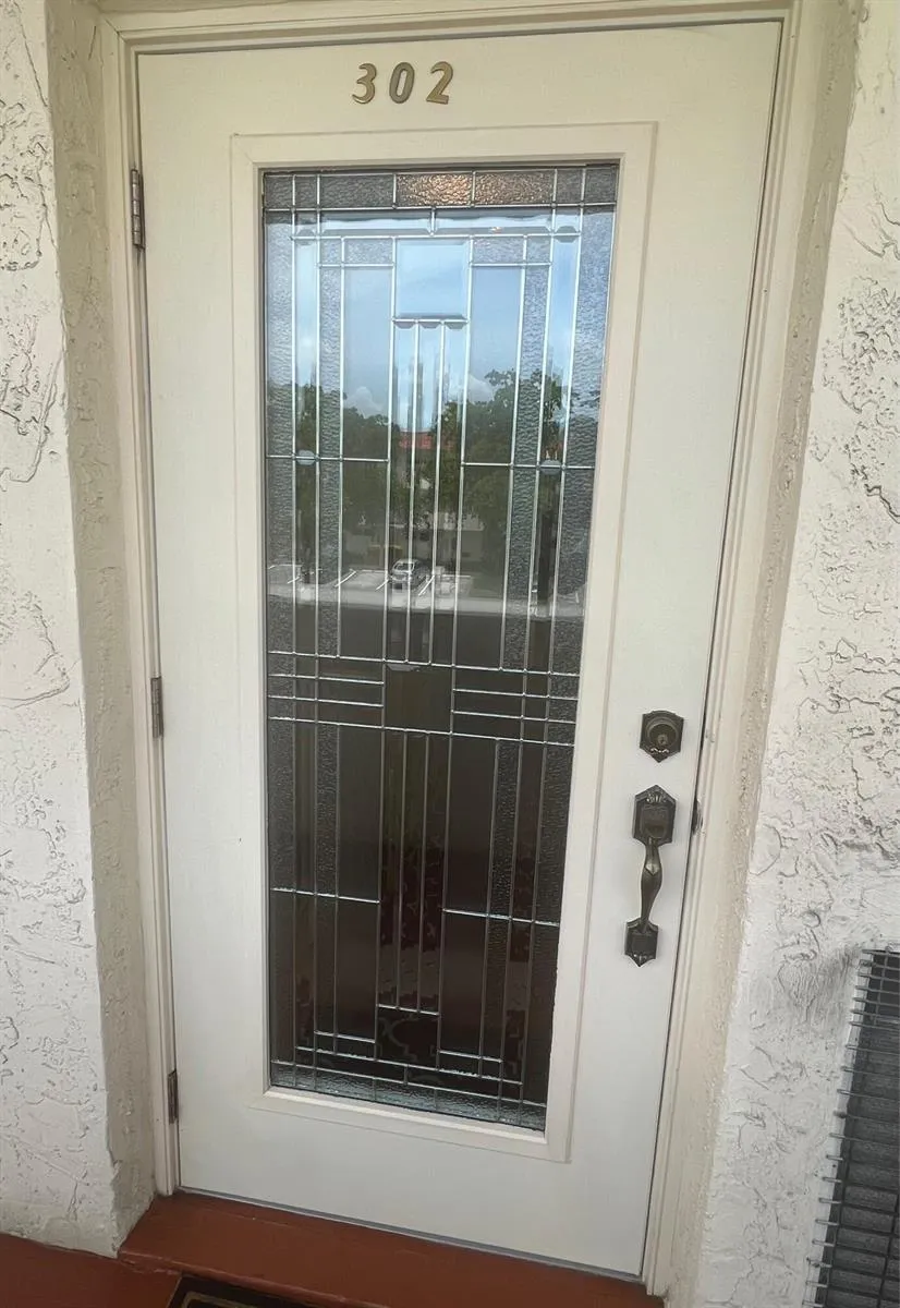 9410 HOLLYBROOK LAKE DRIVE #302 Pembroke Pines, FL 33025