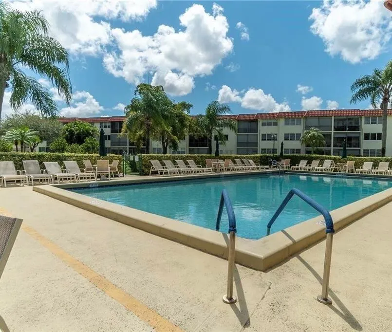 9410 HOLLYBROOK LAKE DRIVE #302 Pembroke Pines, FL 33025