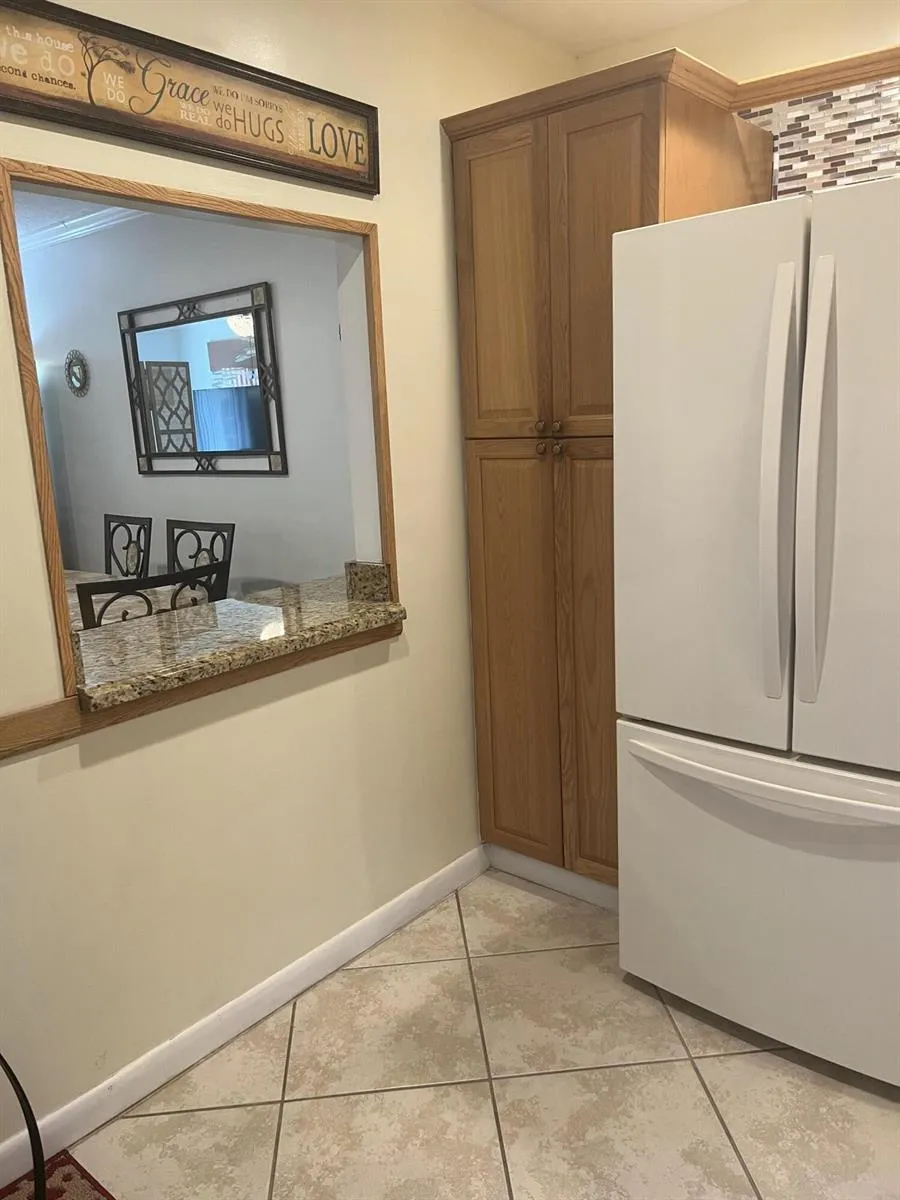 9410 HOLLYBROOK LAKE DRIVE #302 Pembroke Pines, FL 33025
