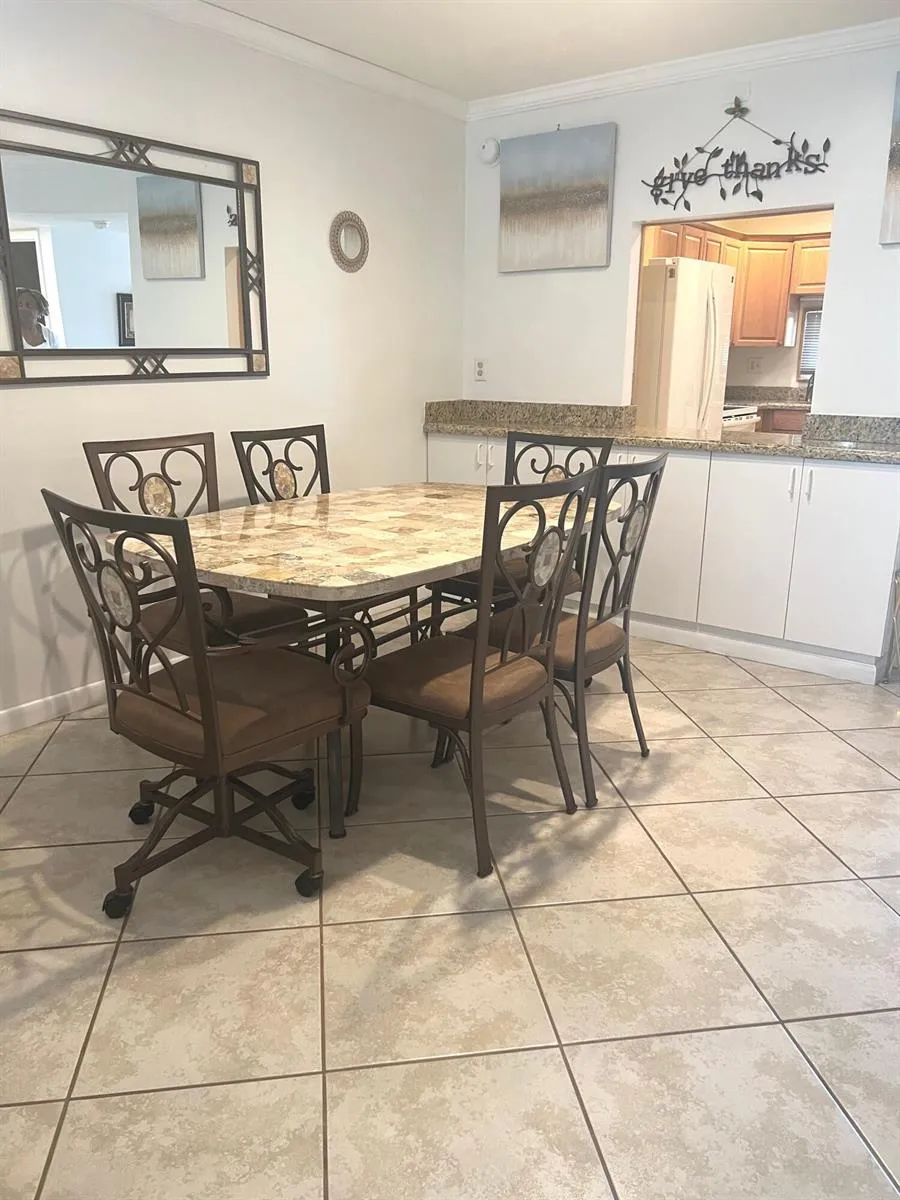 9410 HOLLYBROOK LAKE DRIVE #302 Pembroke Pines, FL 33025