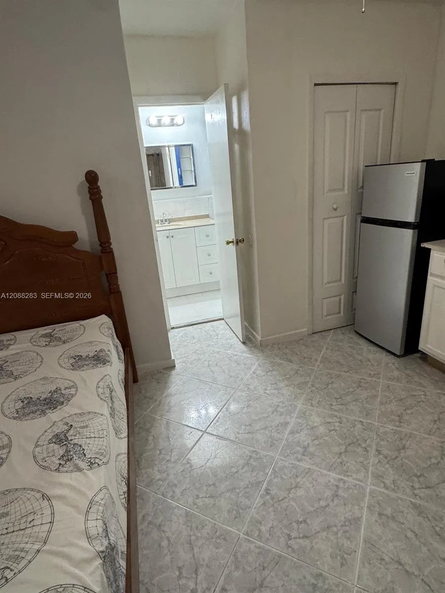 1281 NE 210th Ter #B Miami, FL 33179