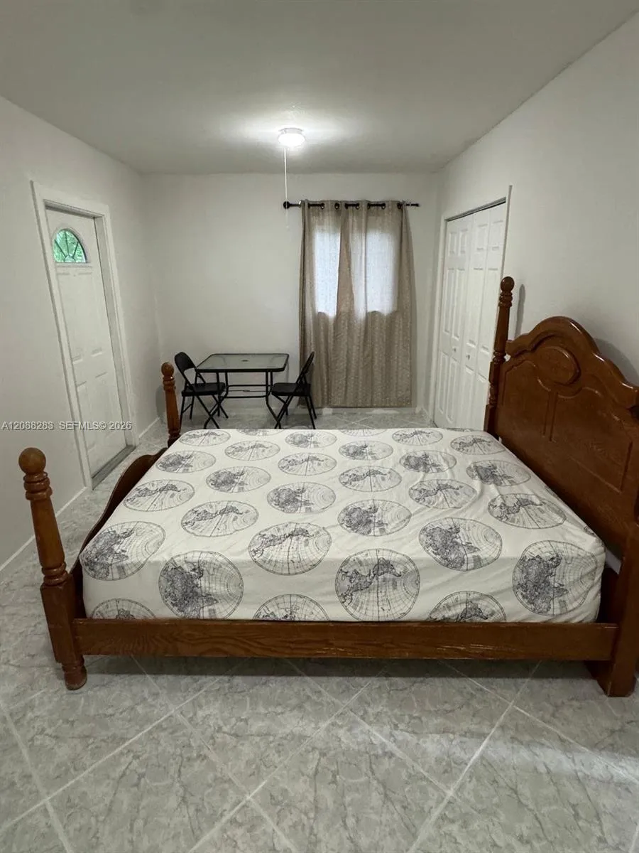 1281 NE 210th Ter #B Miami, FL 33179