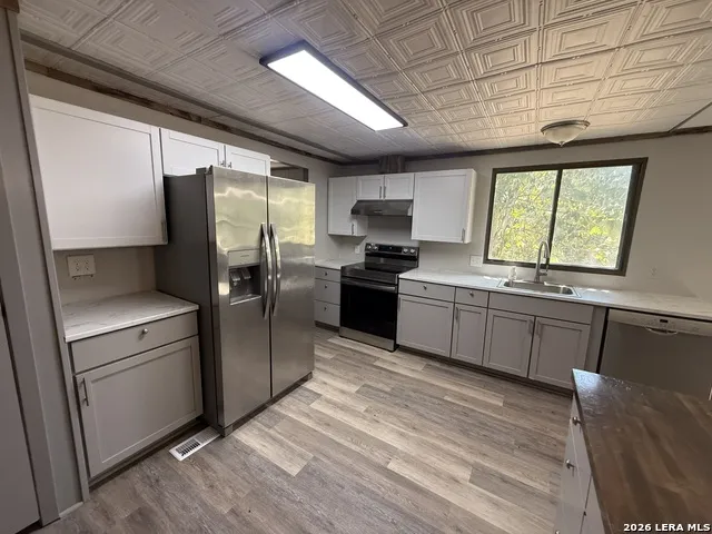 245 Bandera Bandera, TX 78003