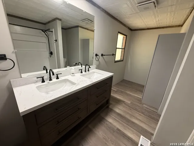 245 Bandera Bandera, TX 78003