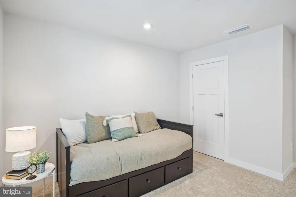 242 PERRYS RETREAT BOULEVARD Grasonville, MD 21638