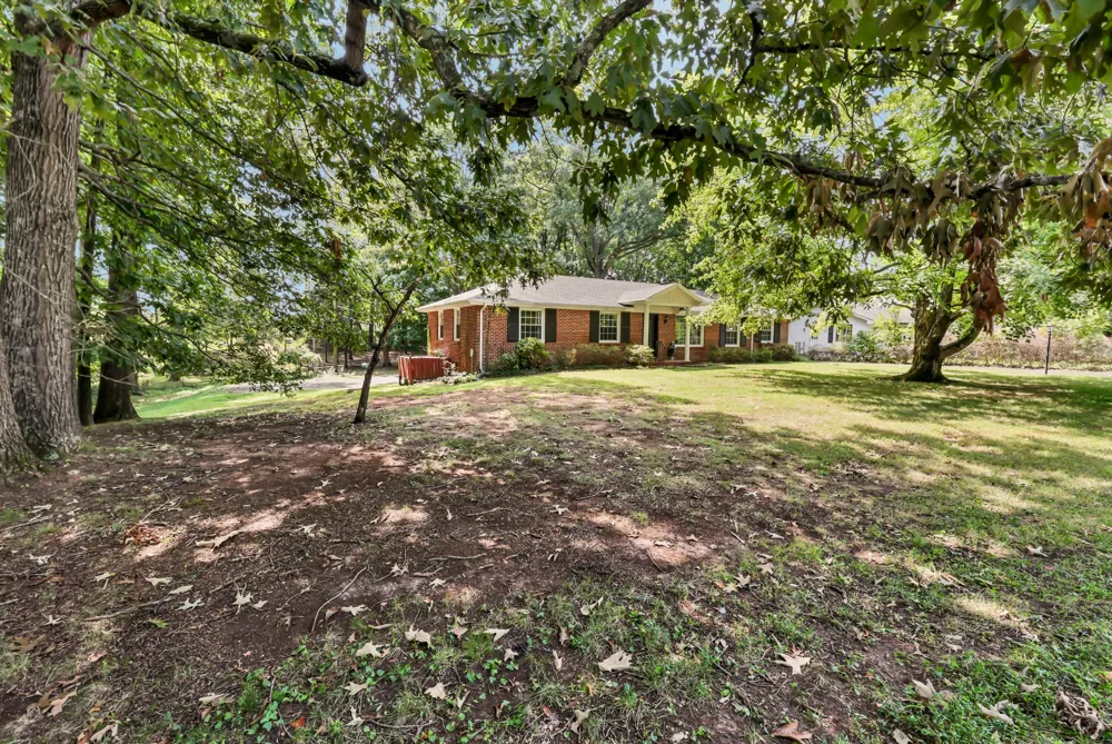 2097 Post Rd Clarksville, TN 37043