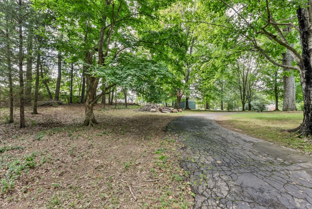2097 Post Rd Clarksville, TN 37043