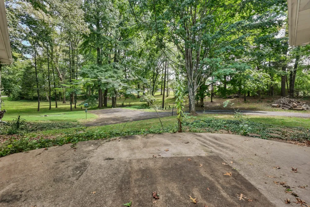 2097 Post Rd Clarksville, TN 37043