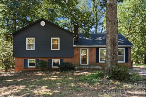 609 Old Farm Road