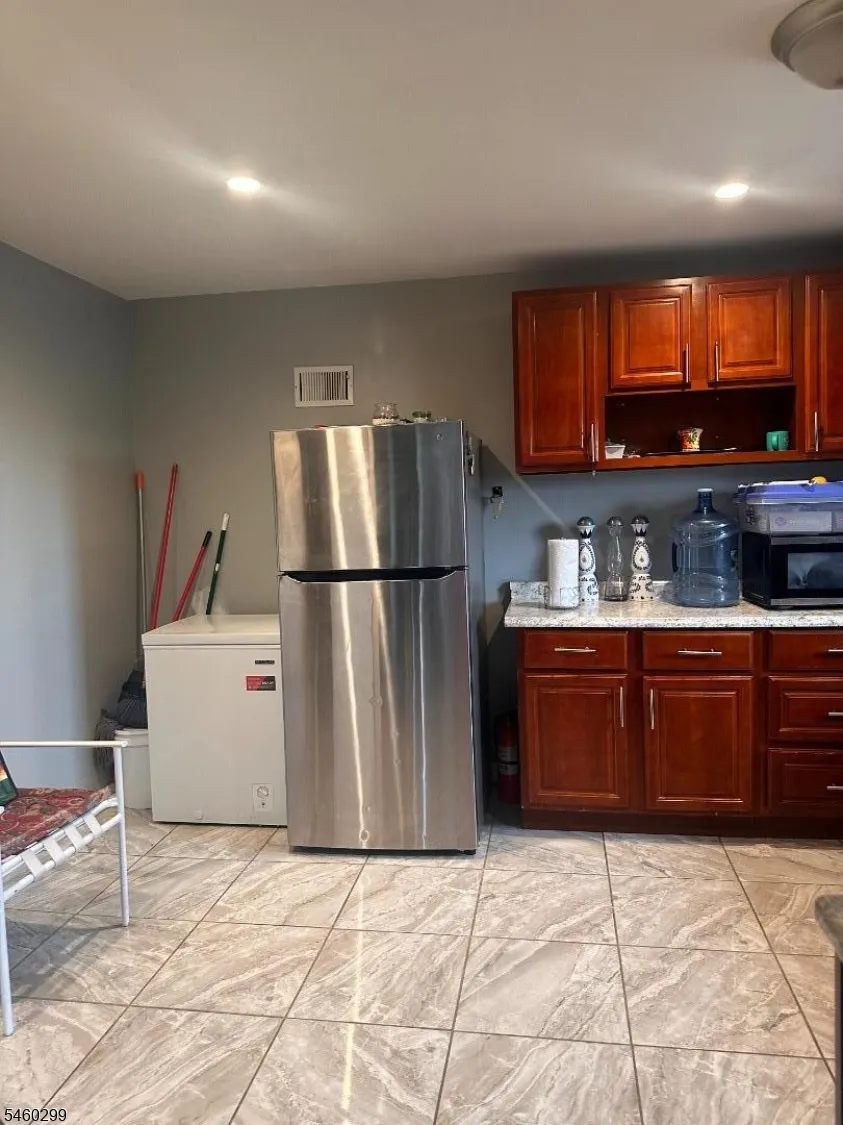 428 Doyle St Elizabeth City, NJ 07206