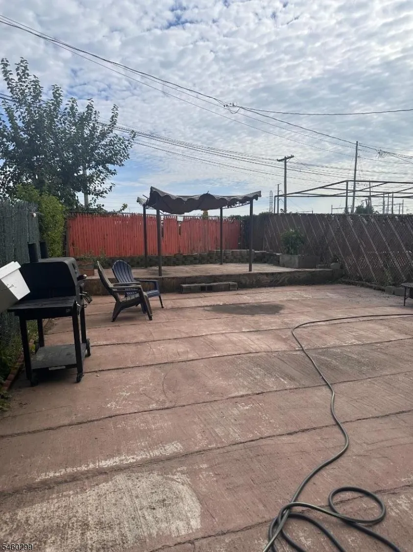 428 Doyle St Elizabeth City, NJ 07206