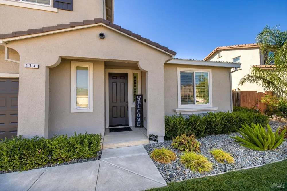 173 Via Del Sol Vacaville, CA 95687