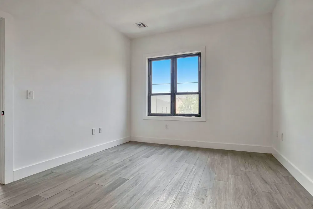 425 AVENUE C Bayonne, NJ 07002