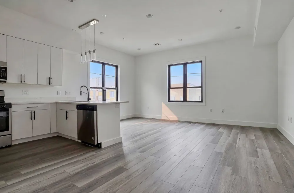 425 AVENUE C Bayonne, NJ 07002