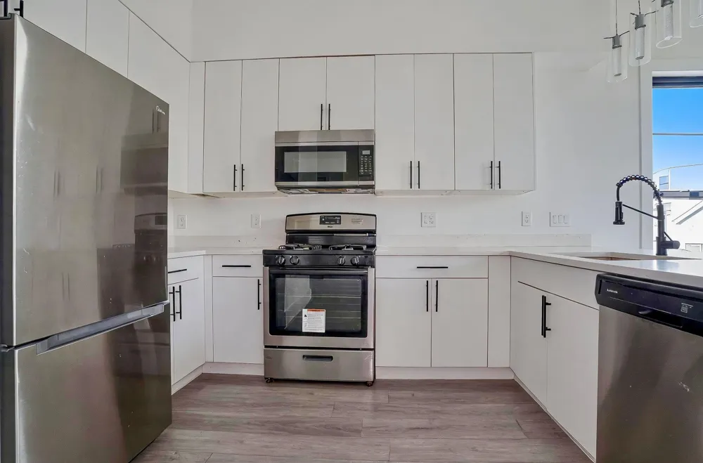 425 AVENUE C Bayonne, NJ 07002