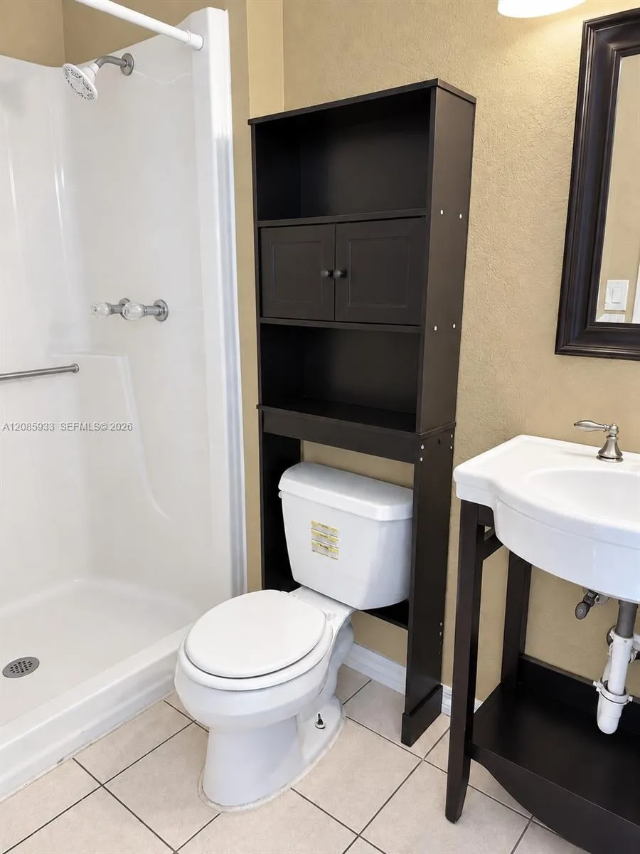 401 NW 43rd St Deerfield Beach, FL 33064