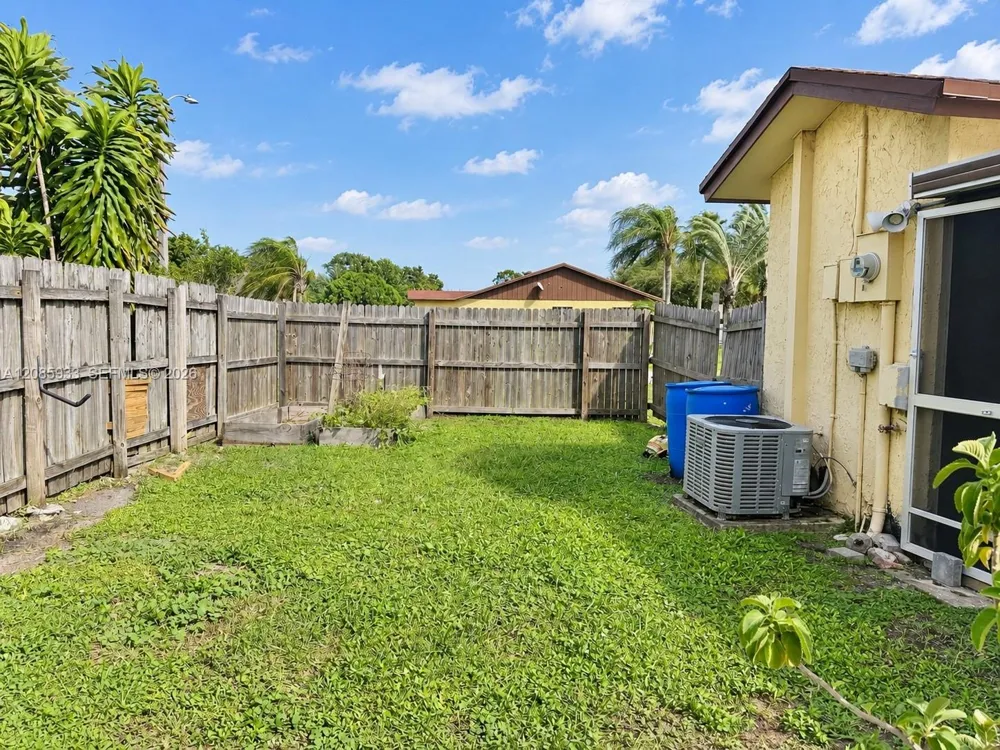 401 NW 43rd St Deerfield Beach, FL 33064