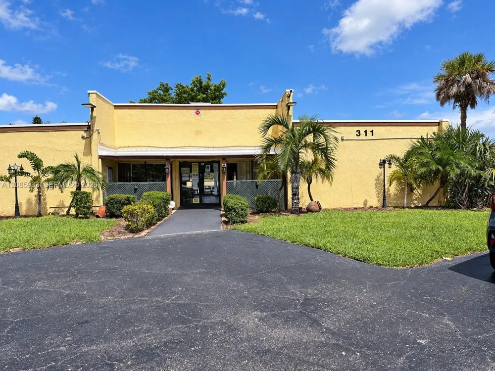 401 NW 43rd St Deerfield Beach, FL 33064