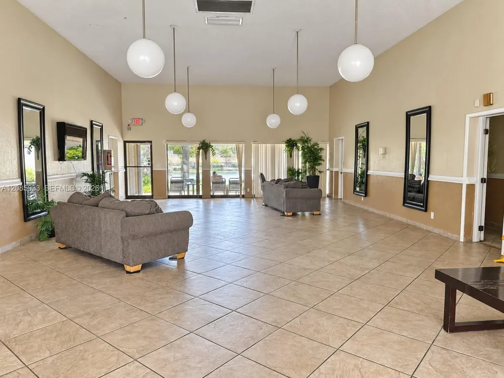 401 NW 43rd St Deerfield Beach, FL 33064
