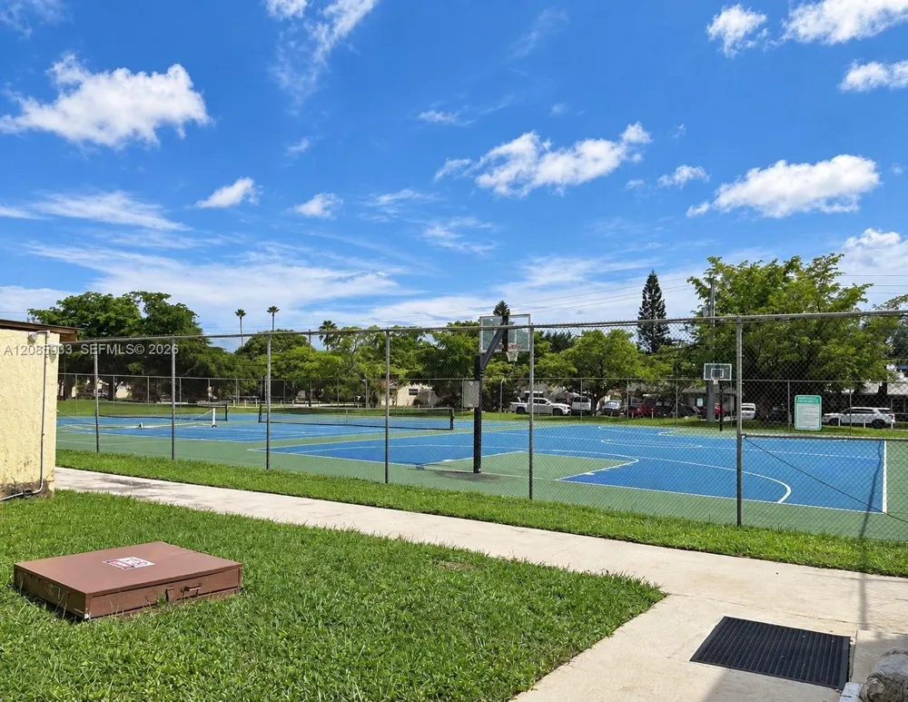 401 NW 43rd St Deerfield Beach, FL 33064